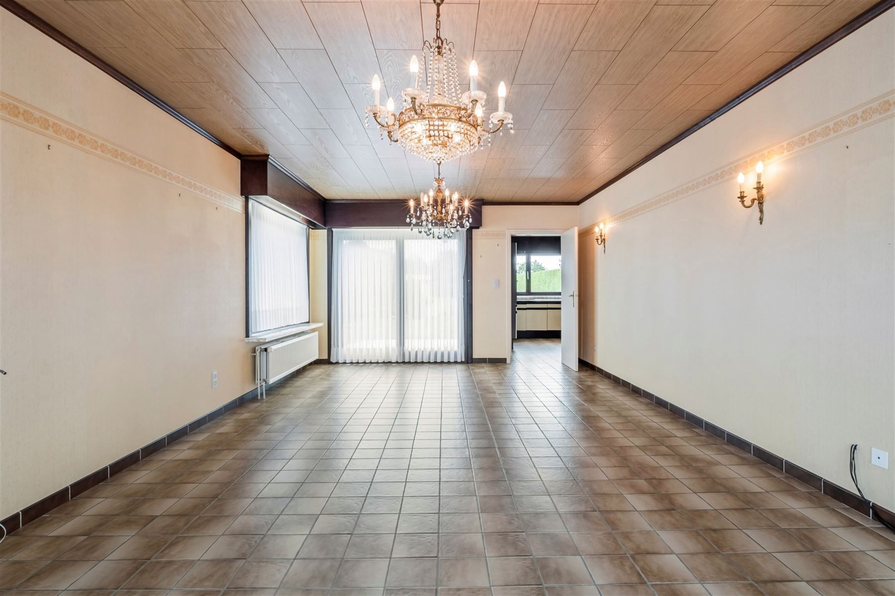 Solide woning met 3 slaapkamers op 584 m² foto 3