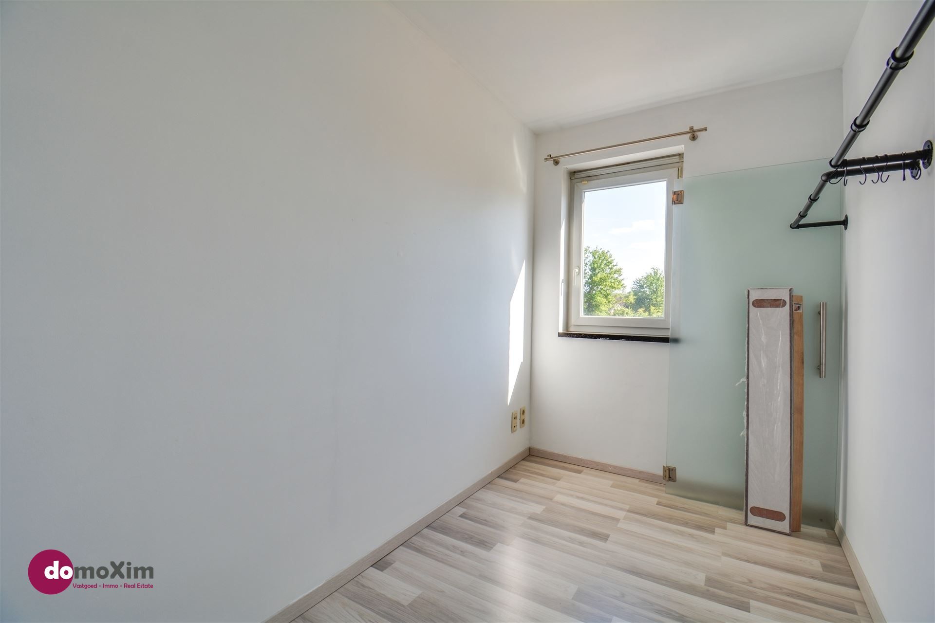 Centraal gelegen, ruime woning met tuin, garage én potentieel foto 16