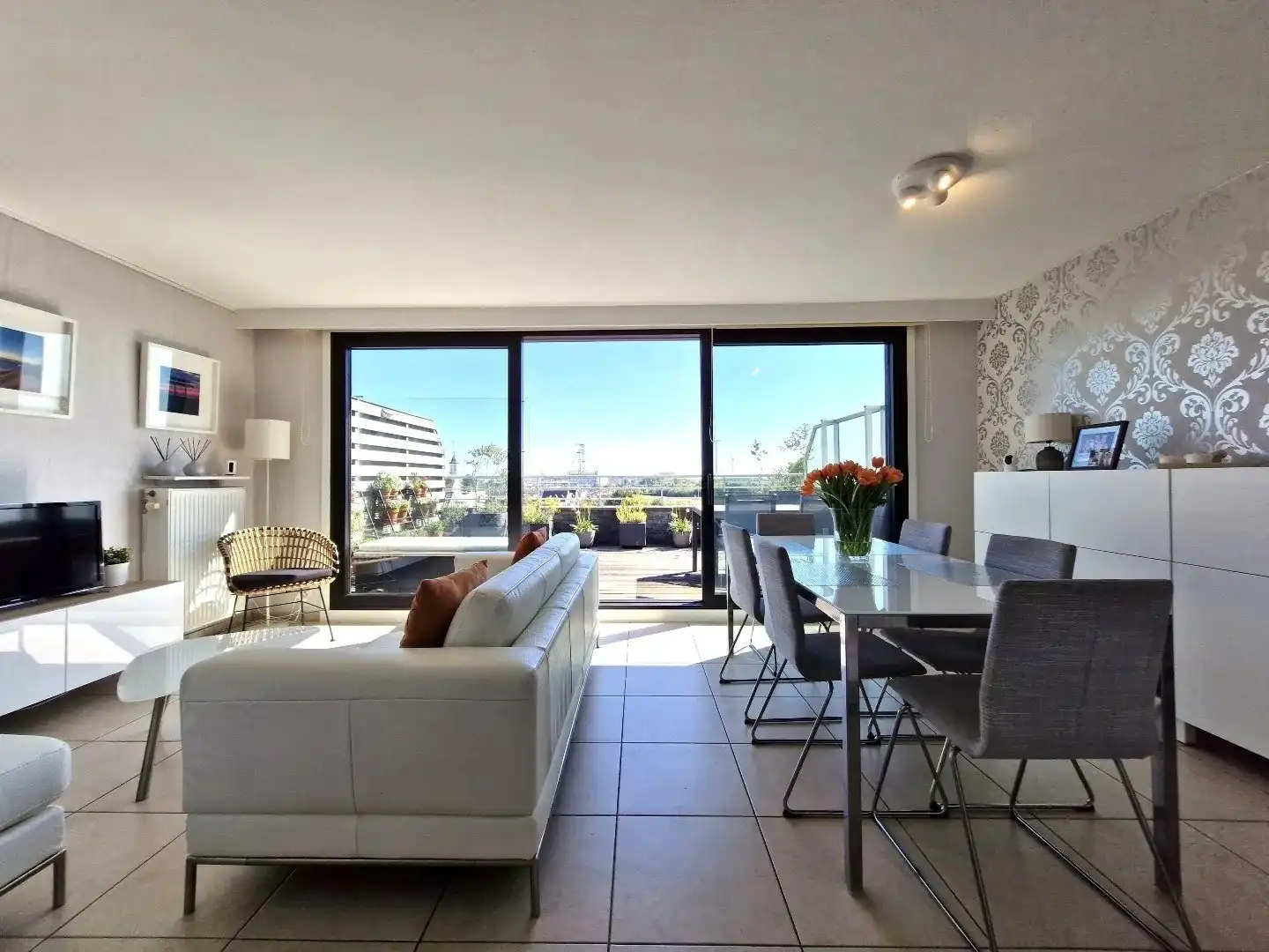 Lichtrijk penthouse-appartement met groot zonneterras in Zeebrugge – op wandelafstand van zee foto 2