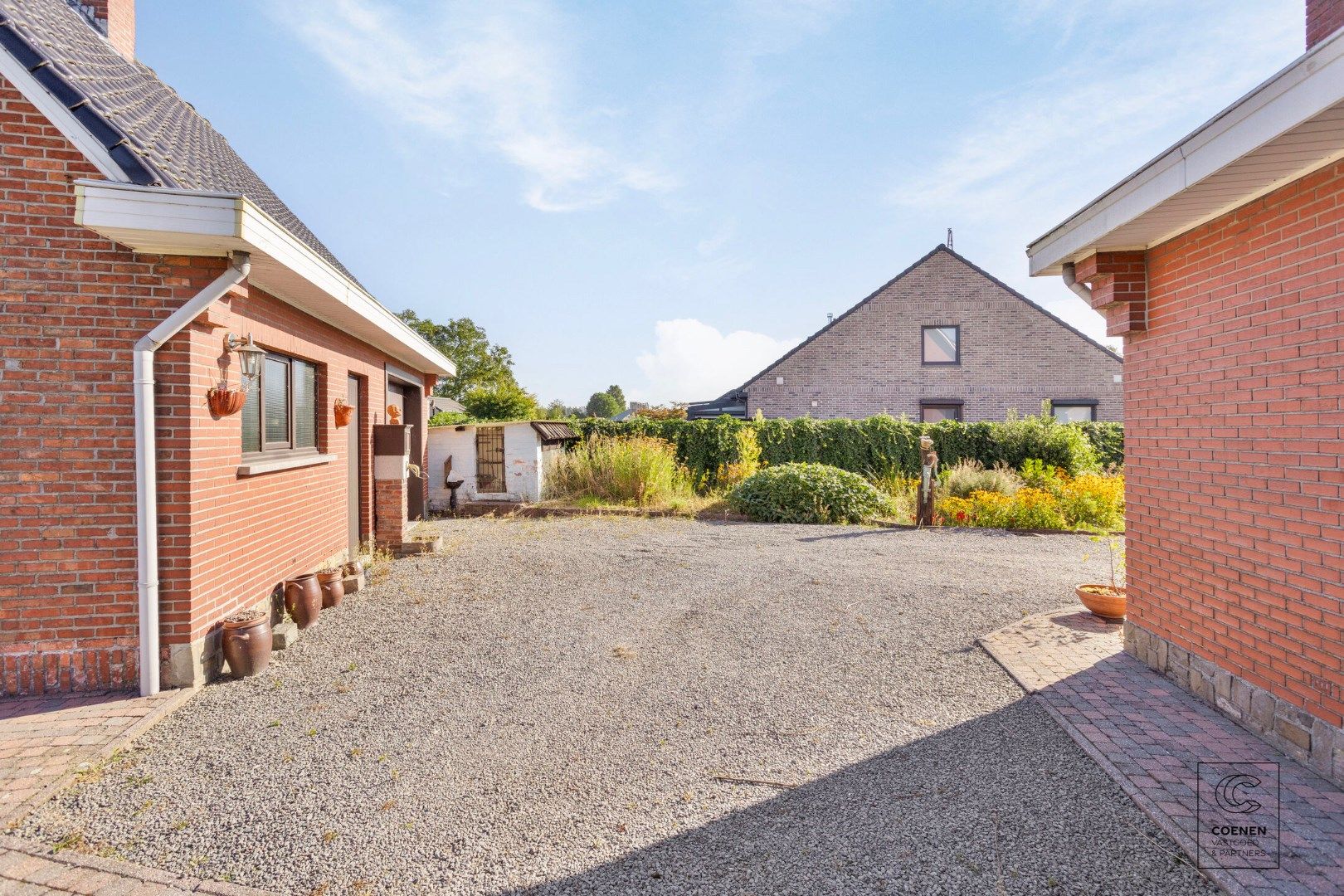 Grondig te renoveren woning met zeer veel mogelijkheden op een topligging te Vremde! foto 34