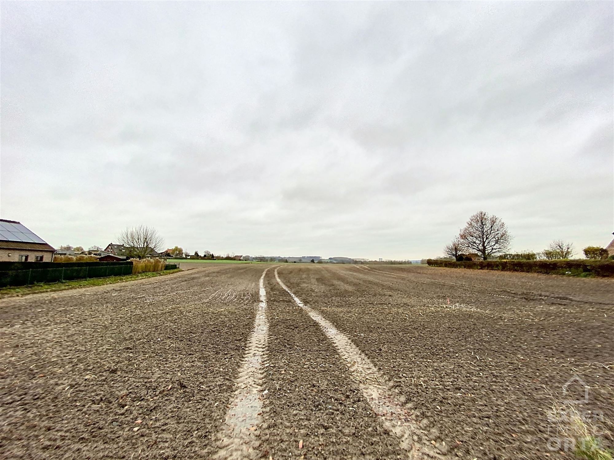 Grond gelegen in woongebied met landelijk karakter foto 3