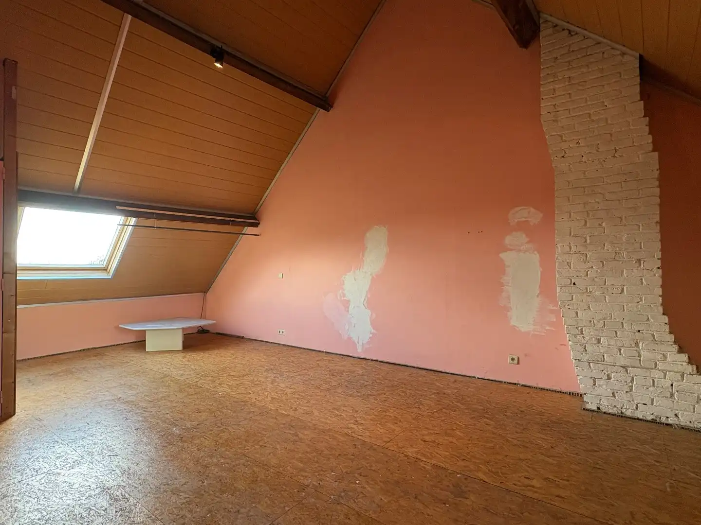 Instapklare woning te koop met uitweg en ruime garage achteraan en 3 slaapkamers met mogelijkheid tot het maken van een 4de slaapkamer.  foto 15
