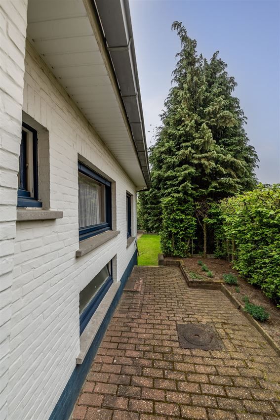 Te renoveren woning met 4 slk. in het hart van Averbode foto 37