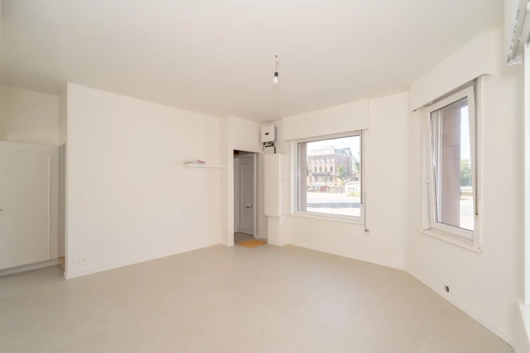 Gerenoveerde lichtrijke hoekwoning aan het water foto 4