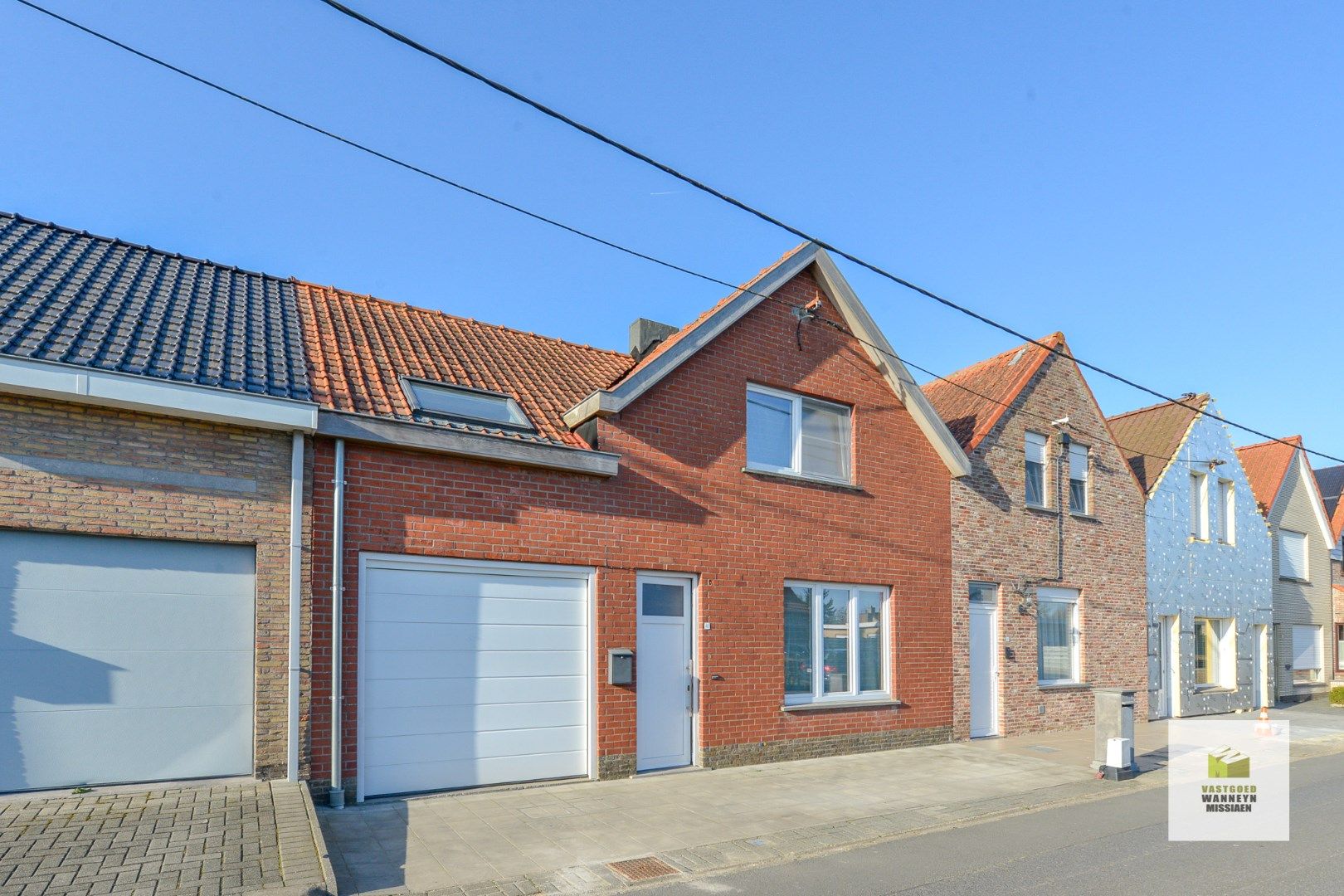 Gerenoveerde instapklare woning op 805m2 te centrum Wingene  foto {{pictureIndex}}