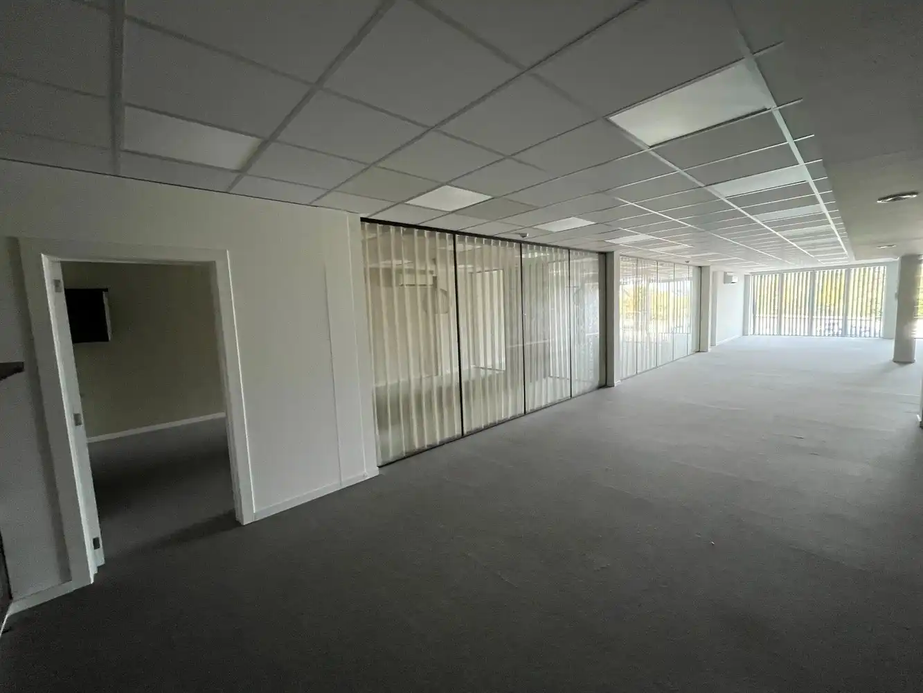 629m² kantoren foto 13