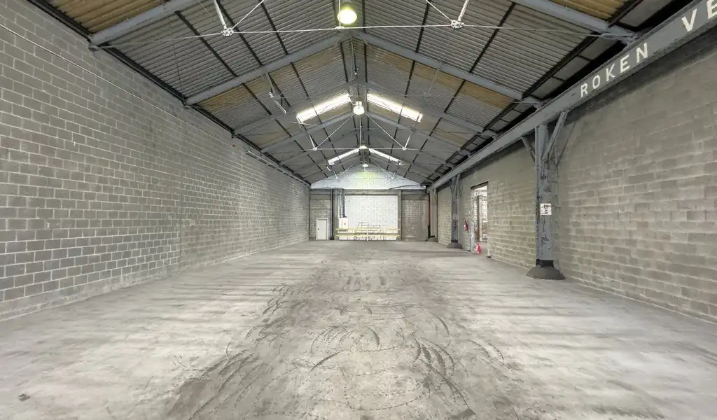 Magazijn te huur aan Houtdok in haven Antwerpen foto 3