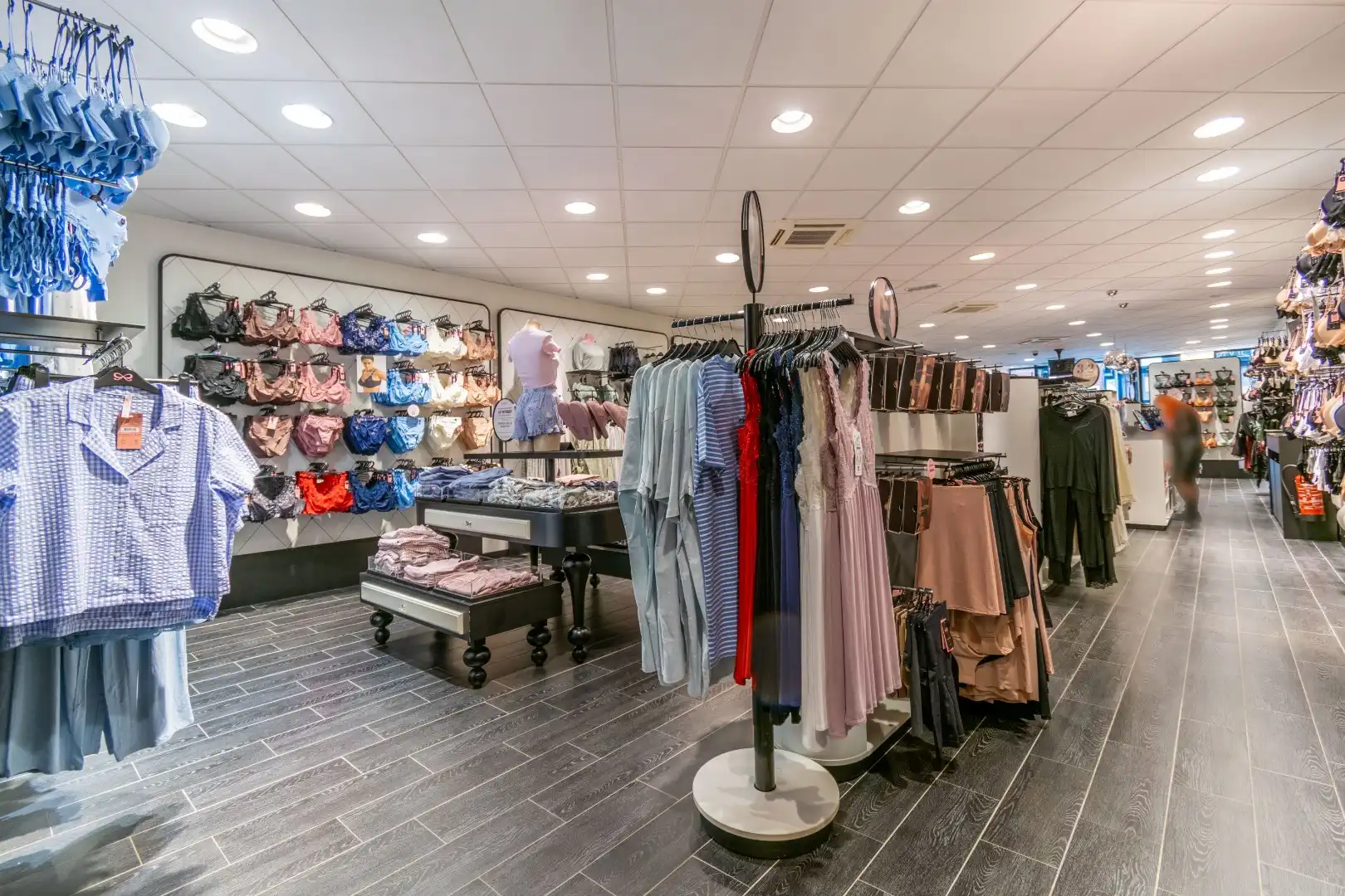 Een zeer ruim (215m²) handelsgelijkvloers foto 4