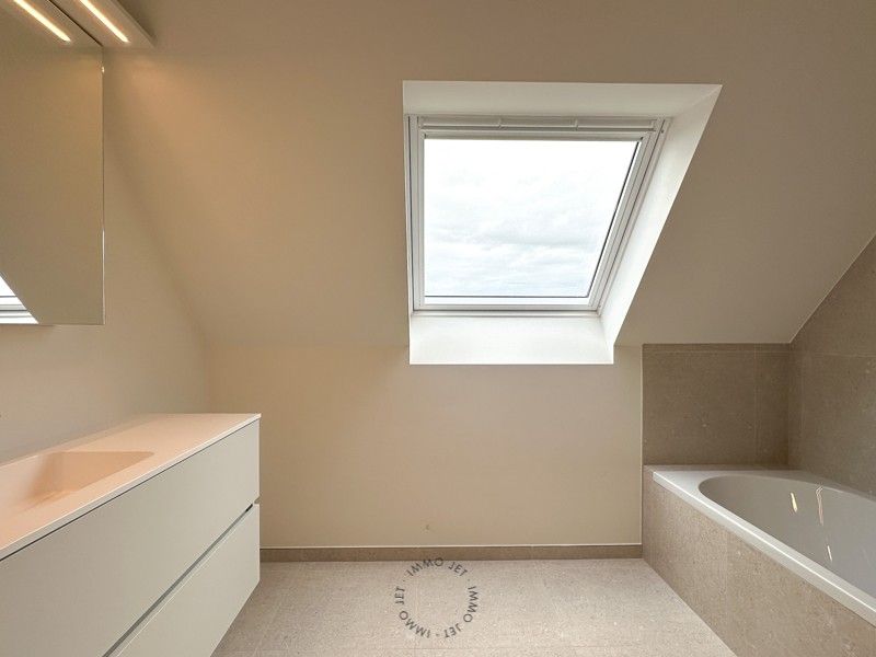 Prachtig gelegen nieuwbouwappartement met drie slaapkamers, groot terras en autostaanplaats foto 13