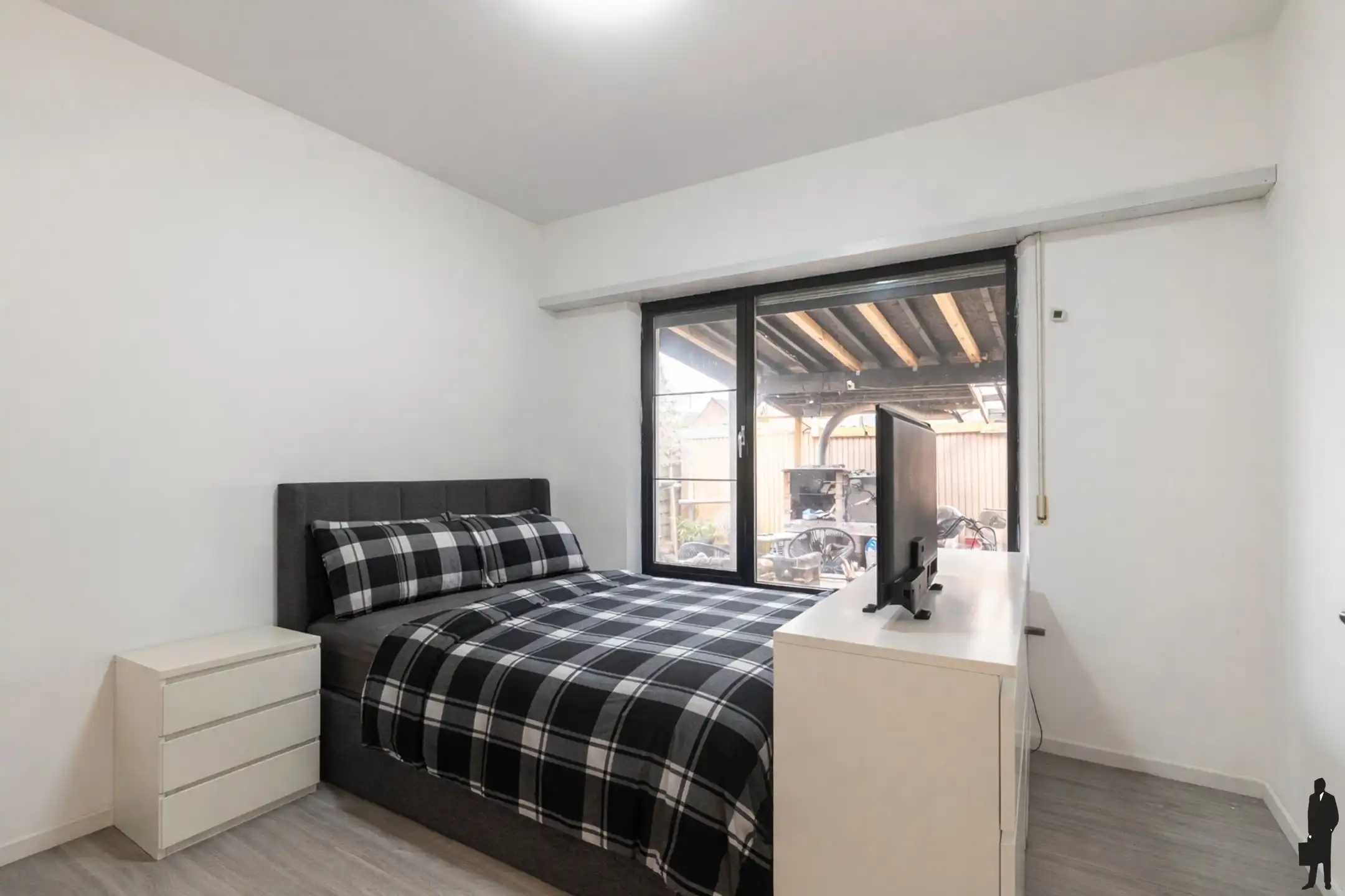 Laagbouwwoning met kelder op hoekperceel van 834m² foto 10