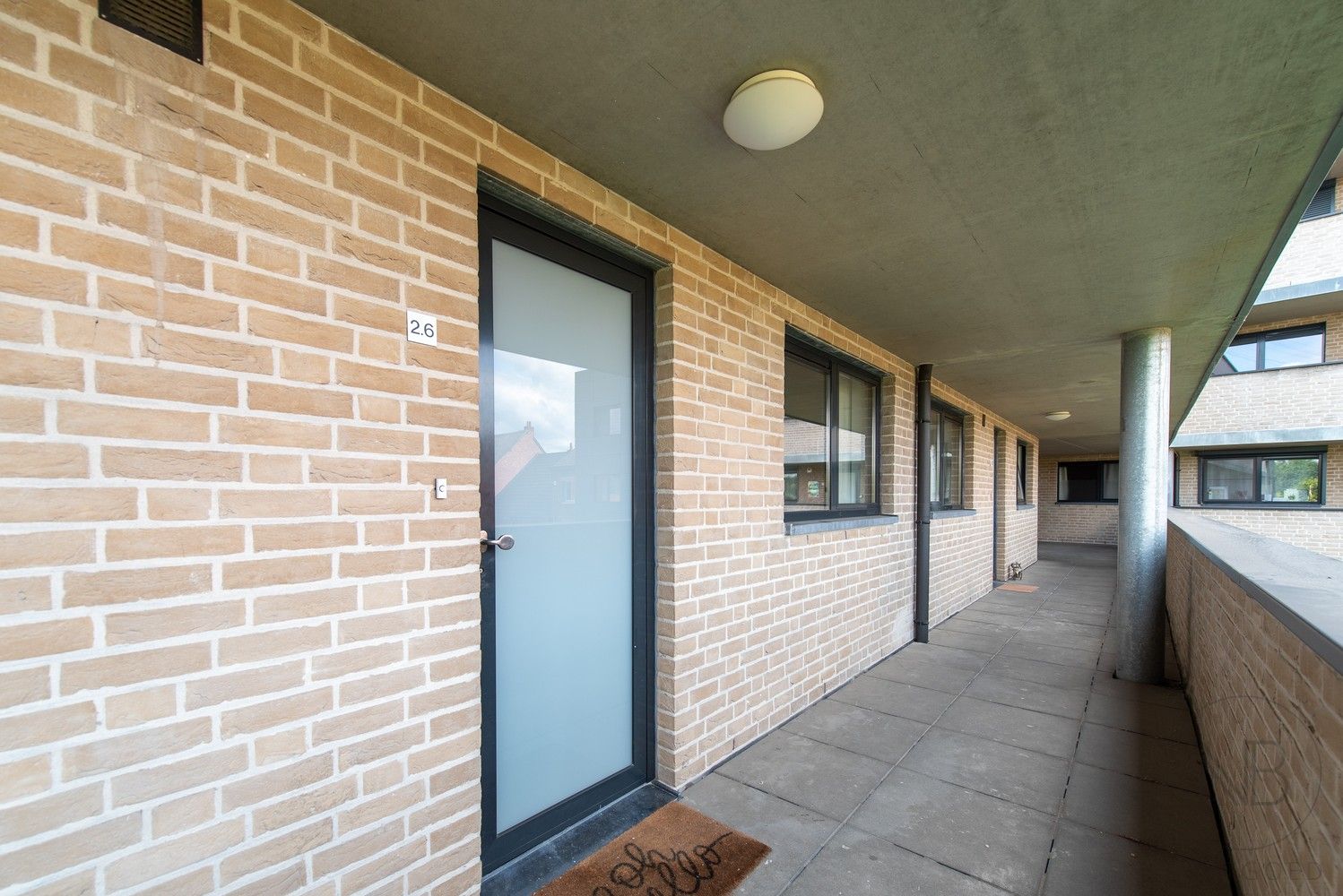 Instapklaar appartement met 2 slaapkamers & autostaanplaats! foto 19