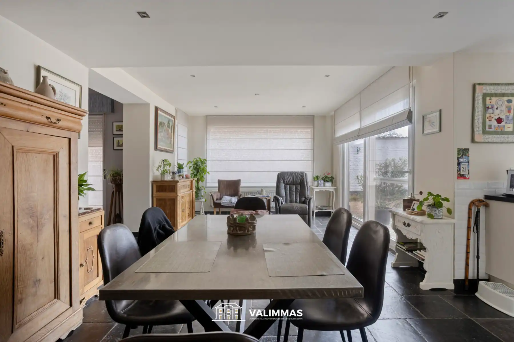 Prachtig gelegen gerenoveerde driegevelwoning met grote tuin foto 6