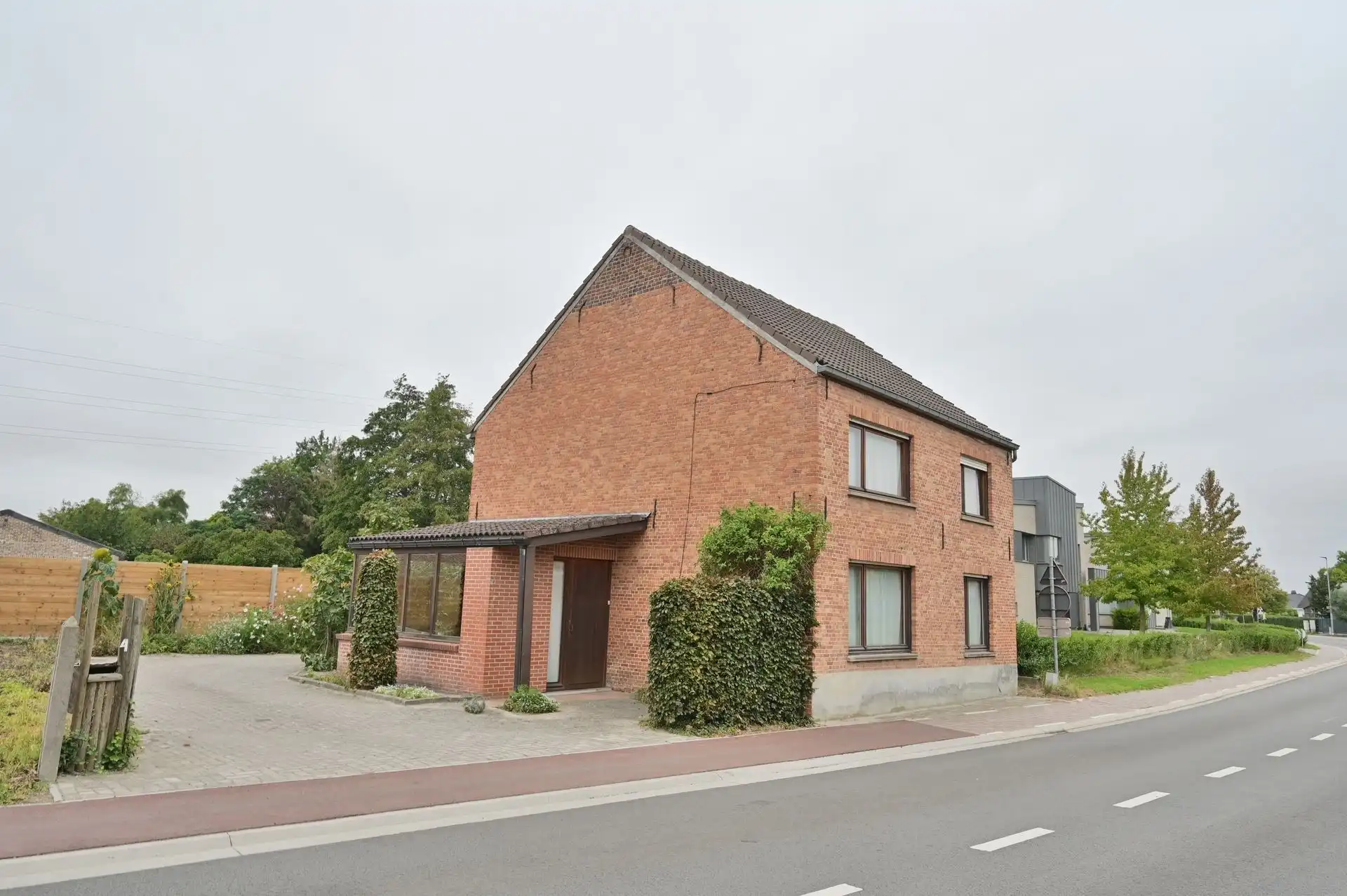 Karaktervolle woning met 4 slpks en prachtige tuin op een toplocatie foto 2