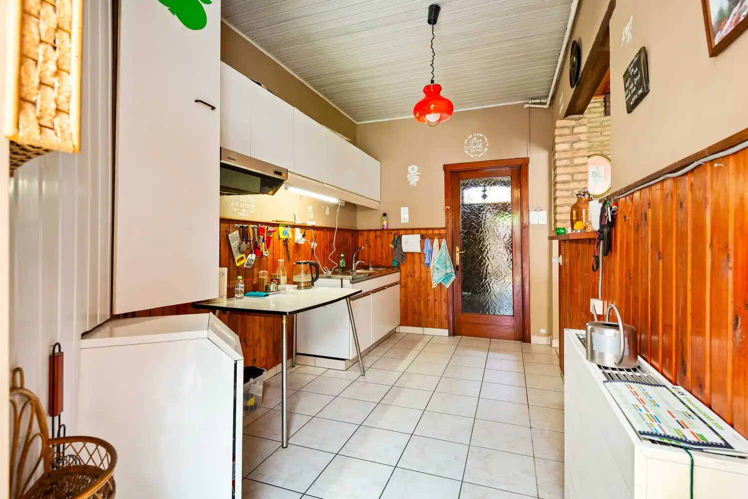 Te renoveren huis met 3 slaapkamers, garage en tuin in Wijnegem foto 8