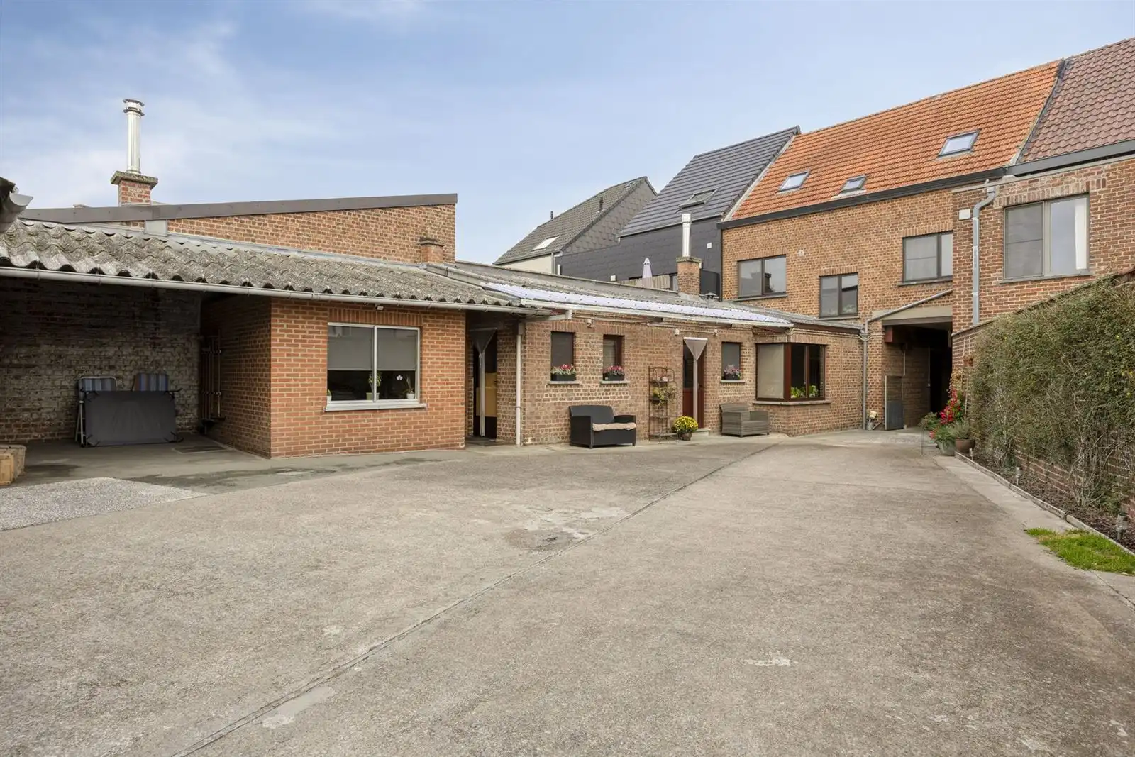 Woning met ruime loods te koop foto 43