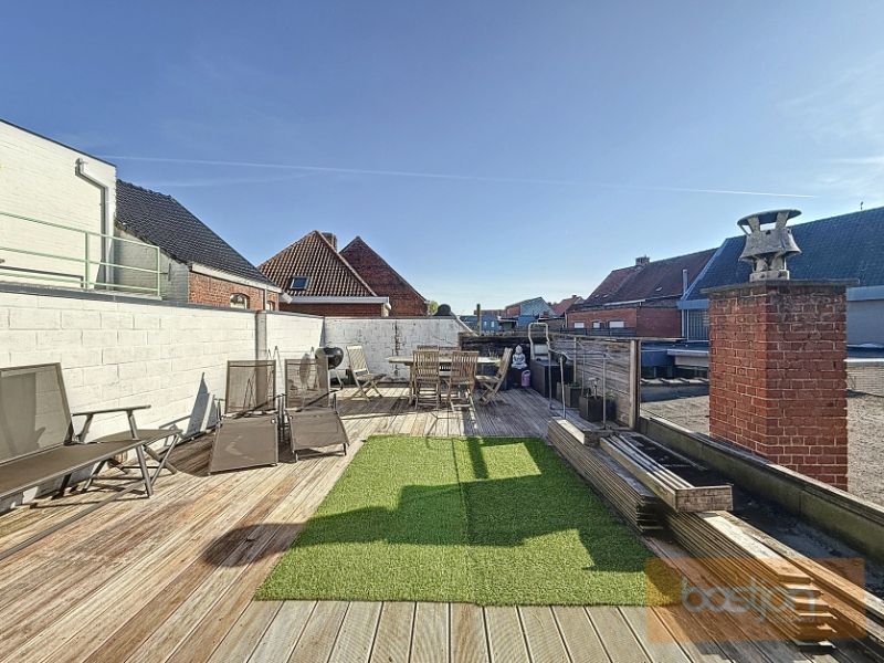 TE KOOP: Handelspand + Duplexappartement in hartje Kuurne foto 6