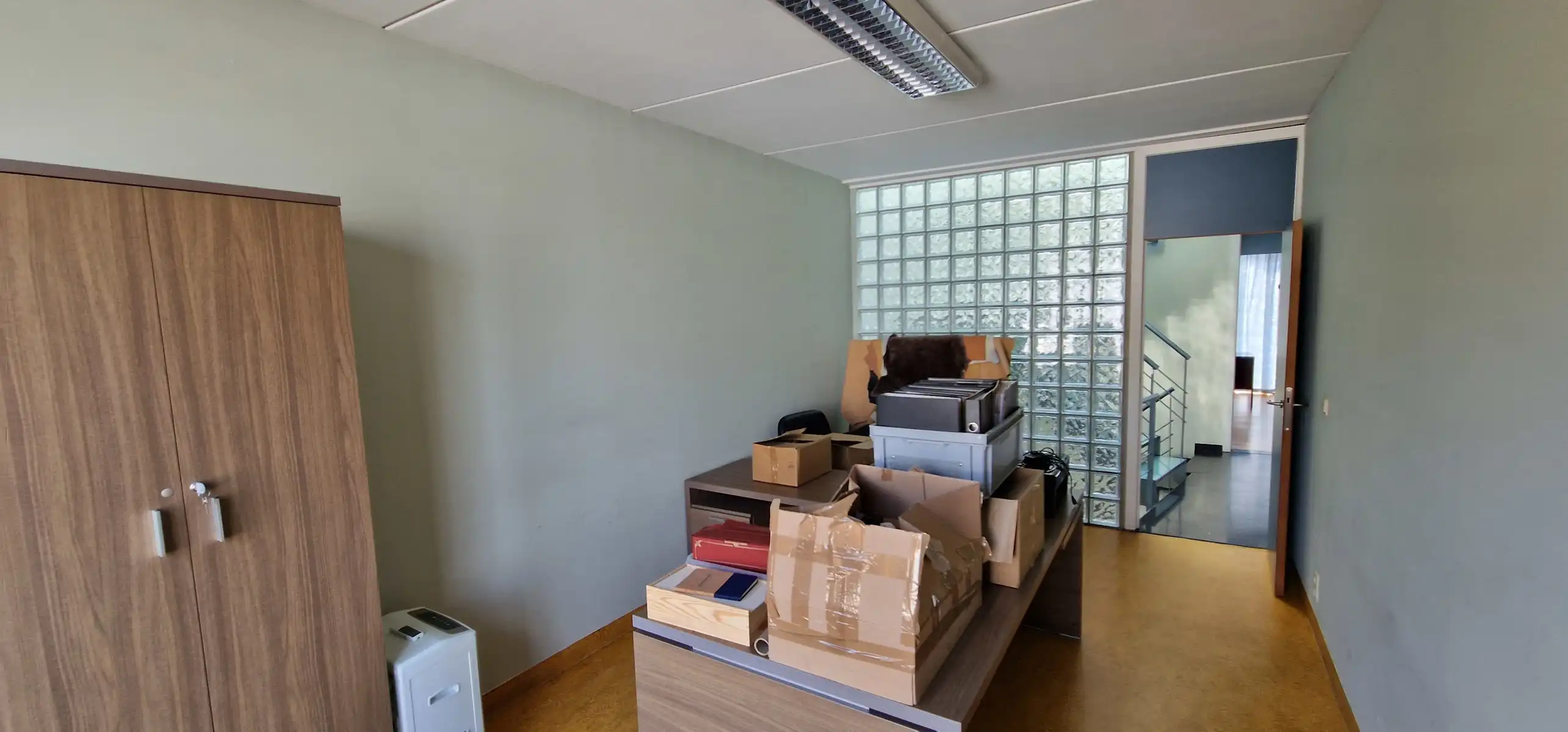 Grote magazijnruimte/atelier met kantoor te koop in Deurne  foto 39