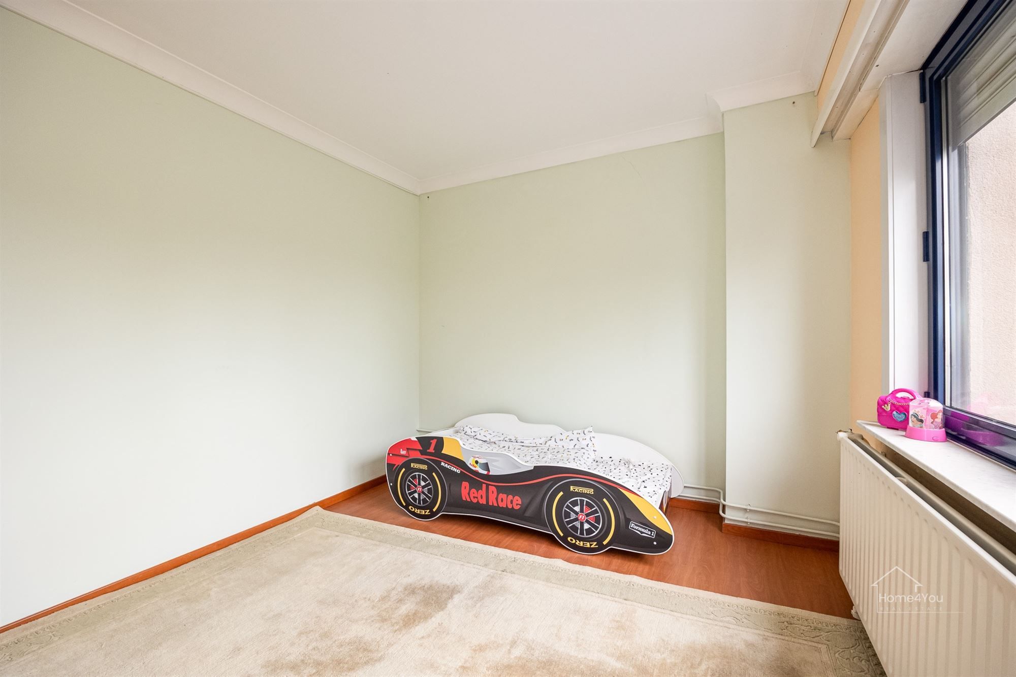 Ruime bel-étage foto 14