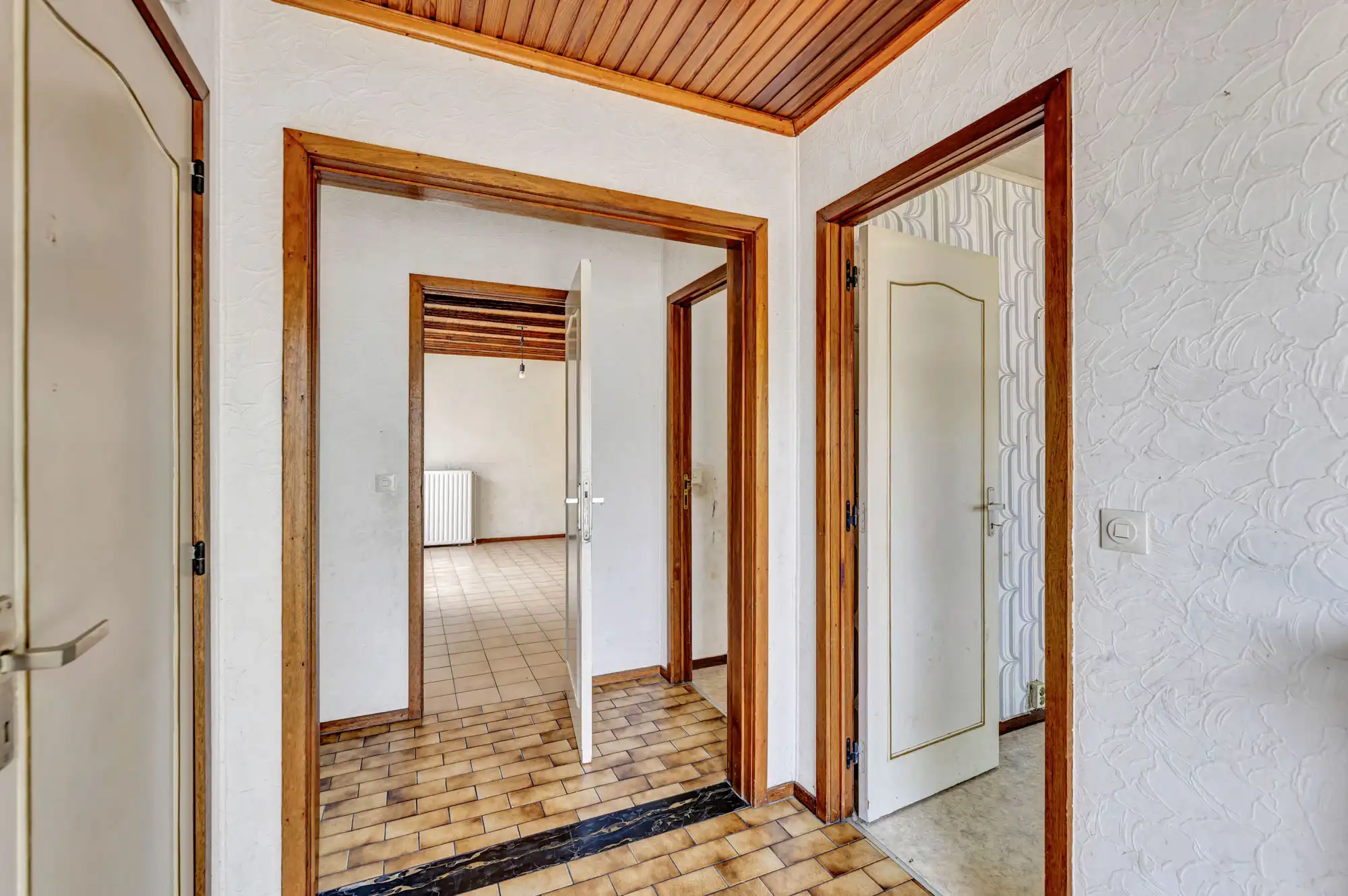 Te renoveren bungalow op een rustige locatie foto 13