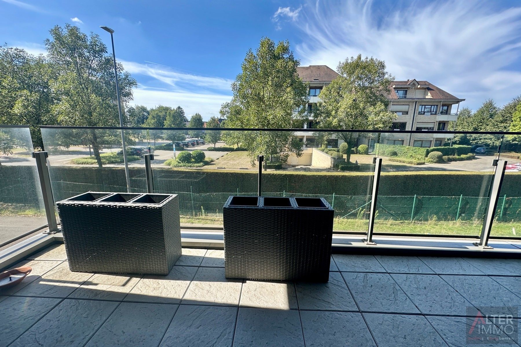 Instapklaar, centraal gelegen 2-slaapkamer appartement met terras en ondergrondse parking! foto 20