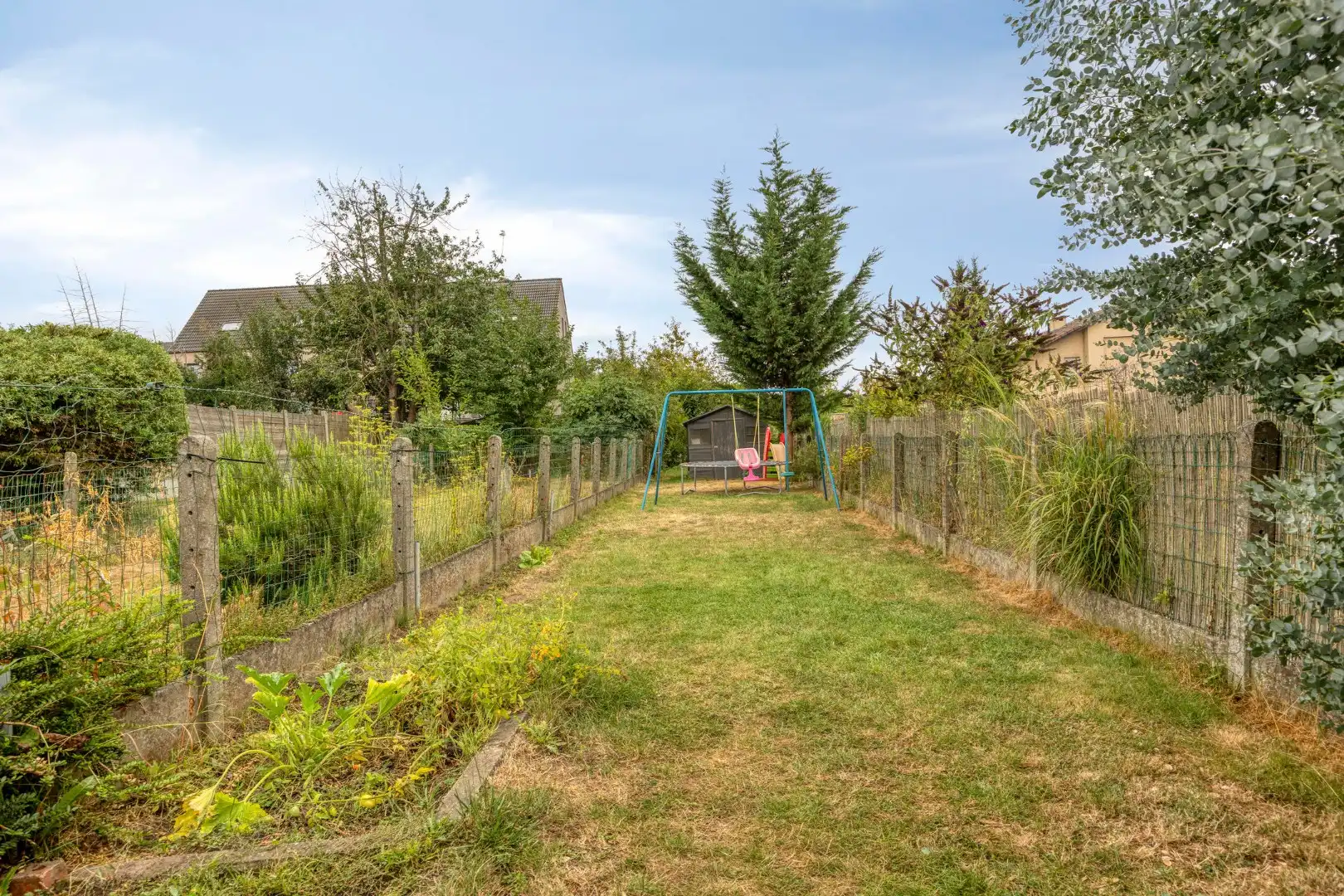 Instapklare woning met 4 slpk en ruime tuin foto 14