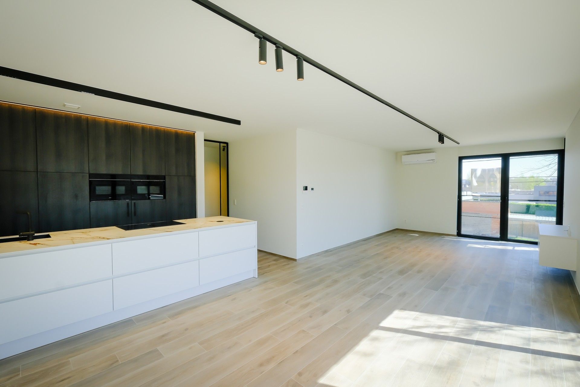 Luxueus appartement van 100 m² met ruim terras van 19 m² foto 10