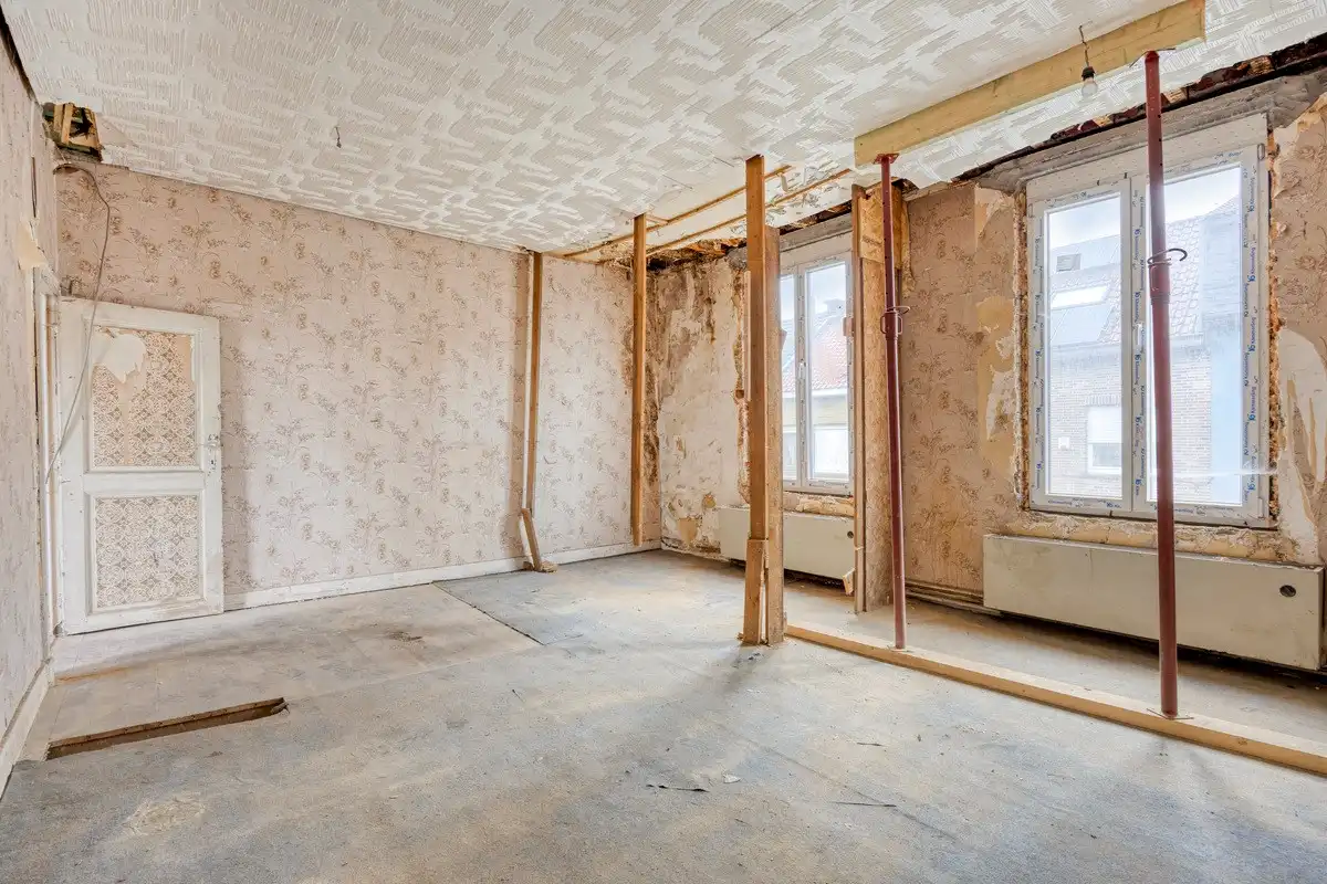 OPTIE        Te renoveren stadswoning foto 11