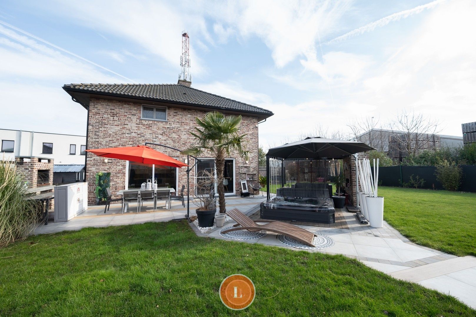 Instapklare villa met 4 slaapkamers op perceel van 1053m². foto 30