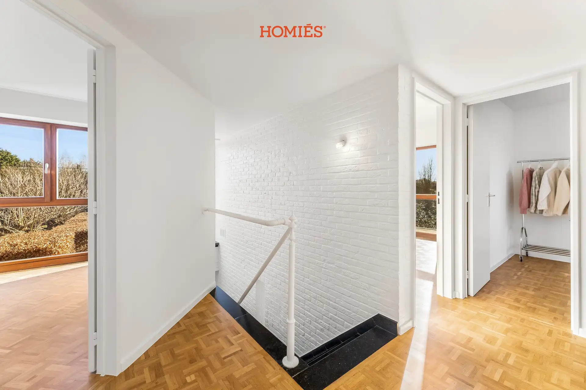Unieke architectenwoning met veel lichtinval foto 9