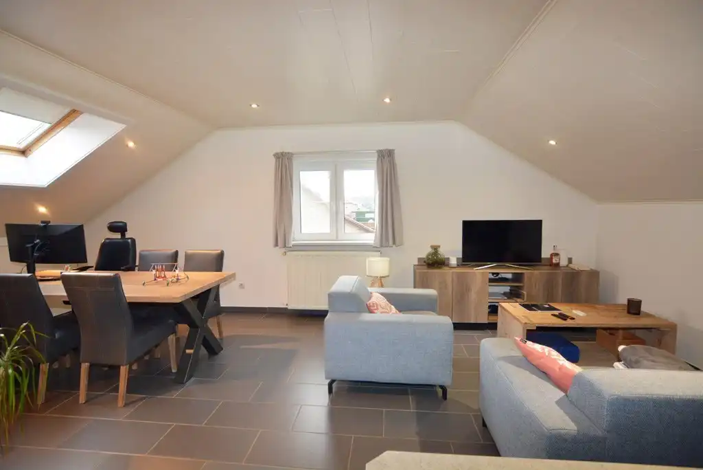 Instapklaar appartement met 2 slpks en tuintje. foto 2