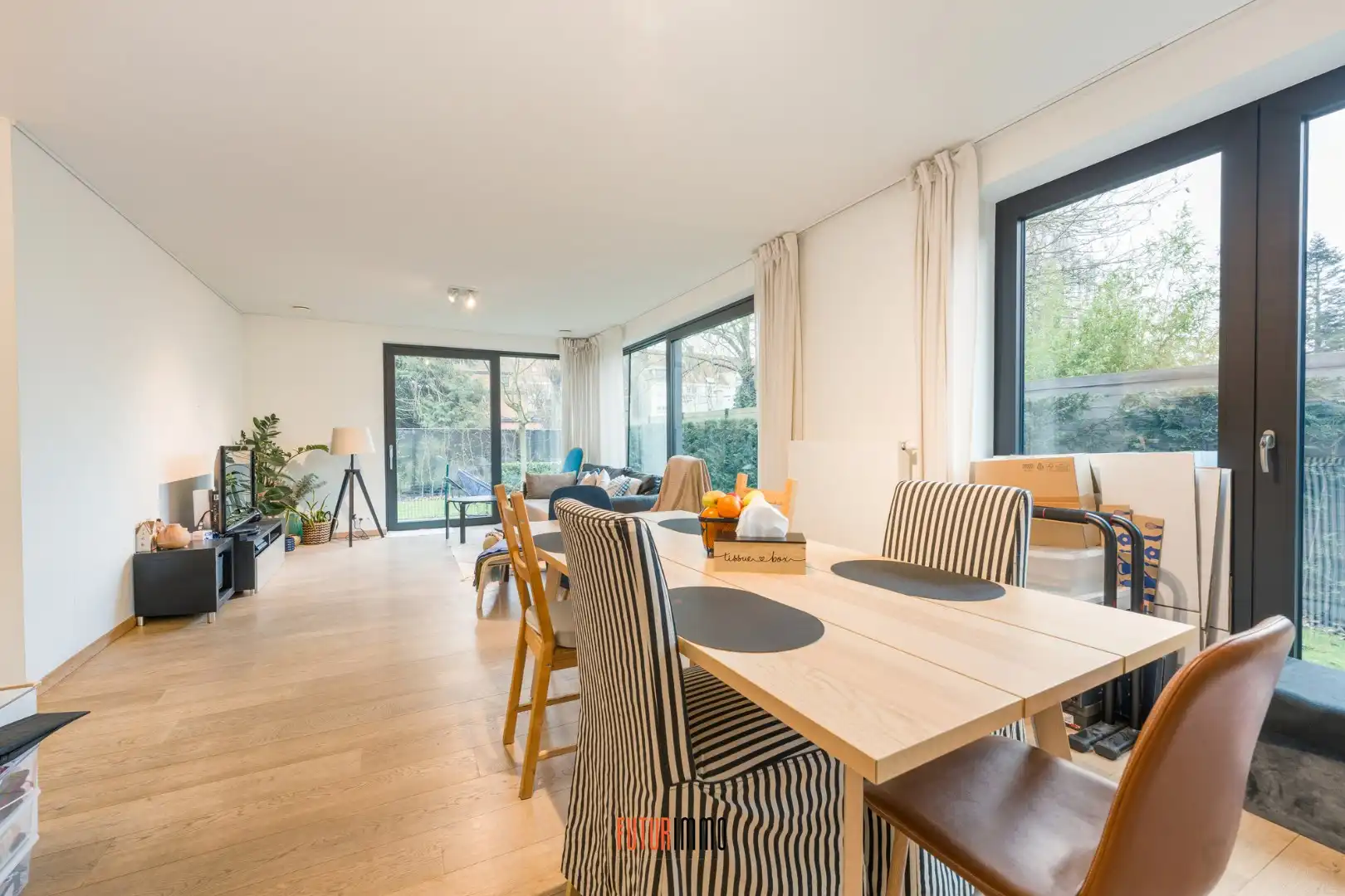 Hoekappartement met bovengrondse parking foto 2