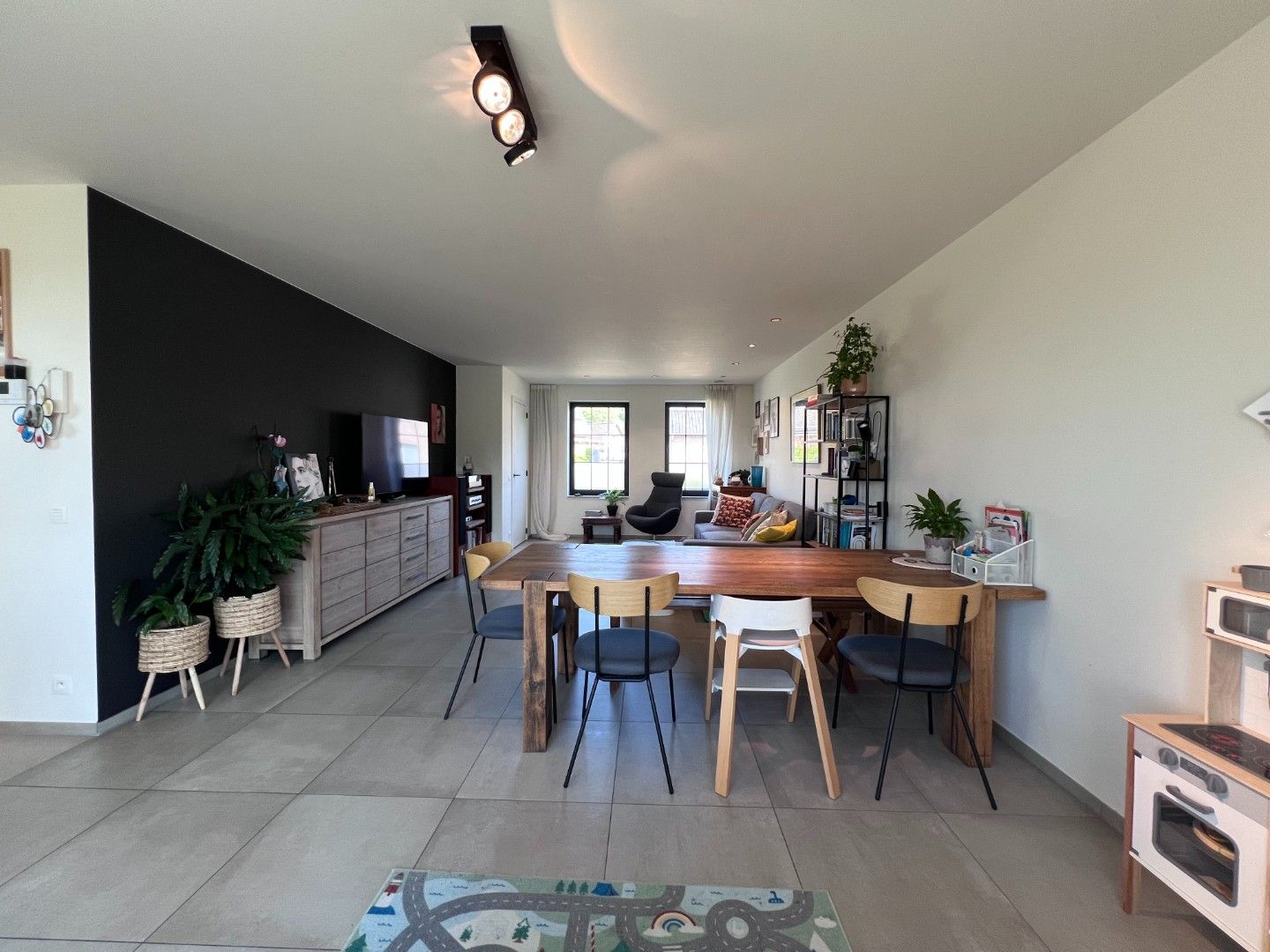 Halfopen bebouwing met drie slaapkamers te huur in Ursel foto 5