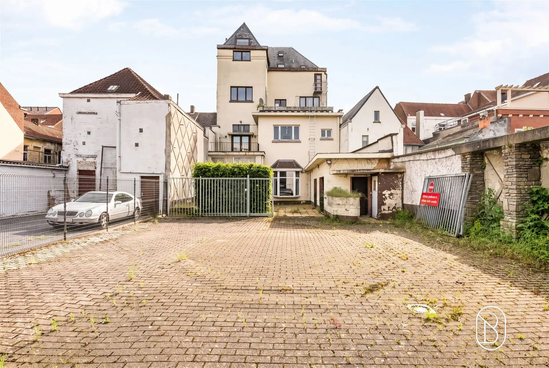 Authentieke herenwoning (6 appartementen, kantoor, parking) foto 27