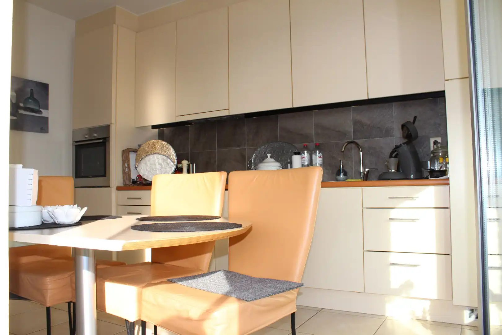 Ruim appartement met terras in het centrum van Lommel. foto 9