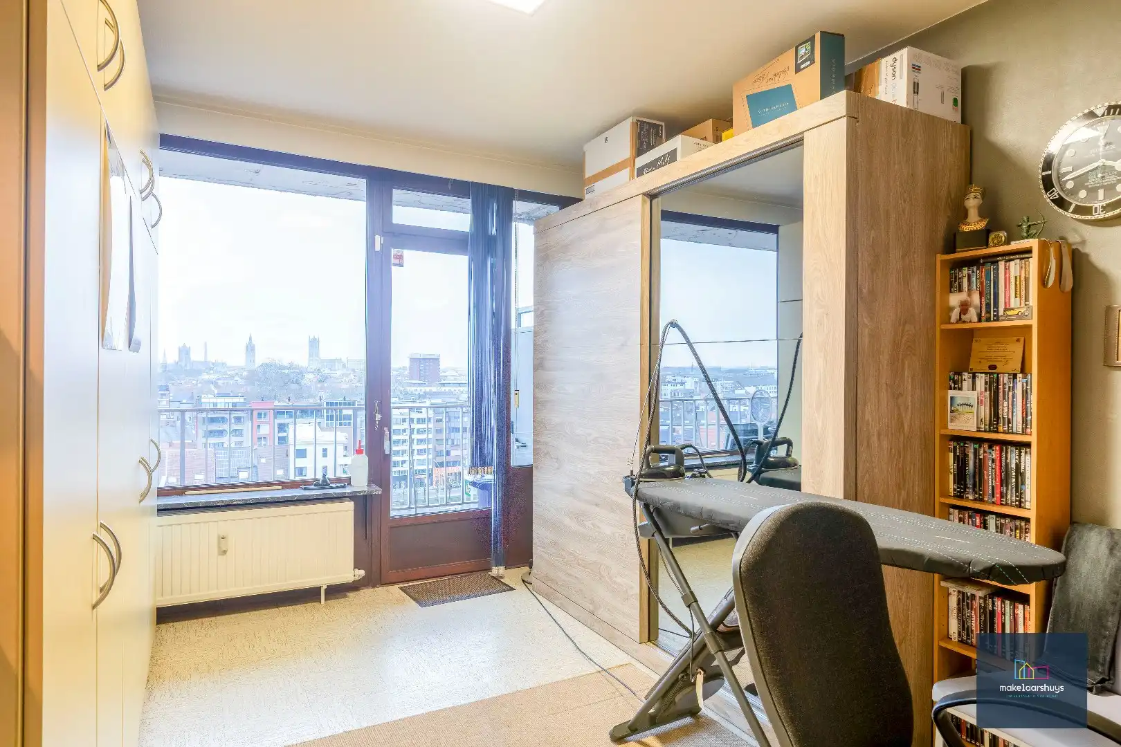 Ruim 2 slaapkamerappartement met garagebox nabij de Blaarmeersen foto 14