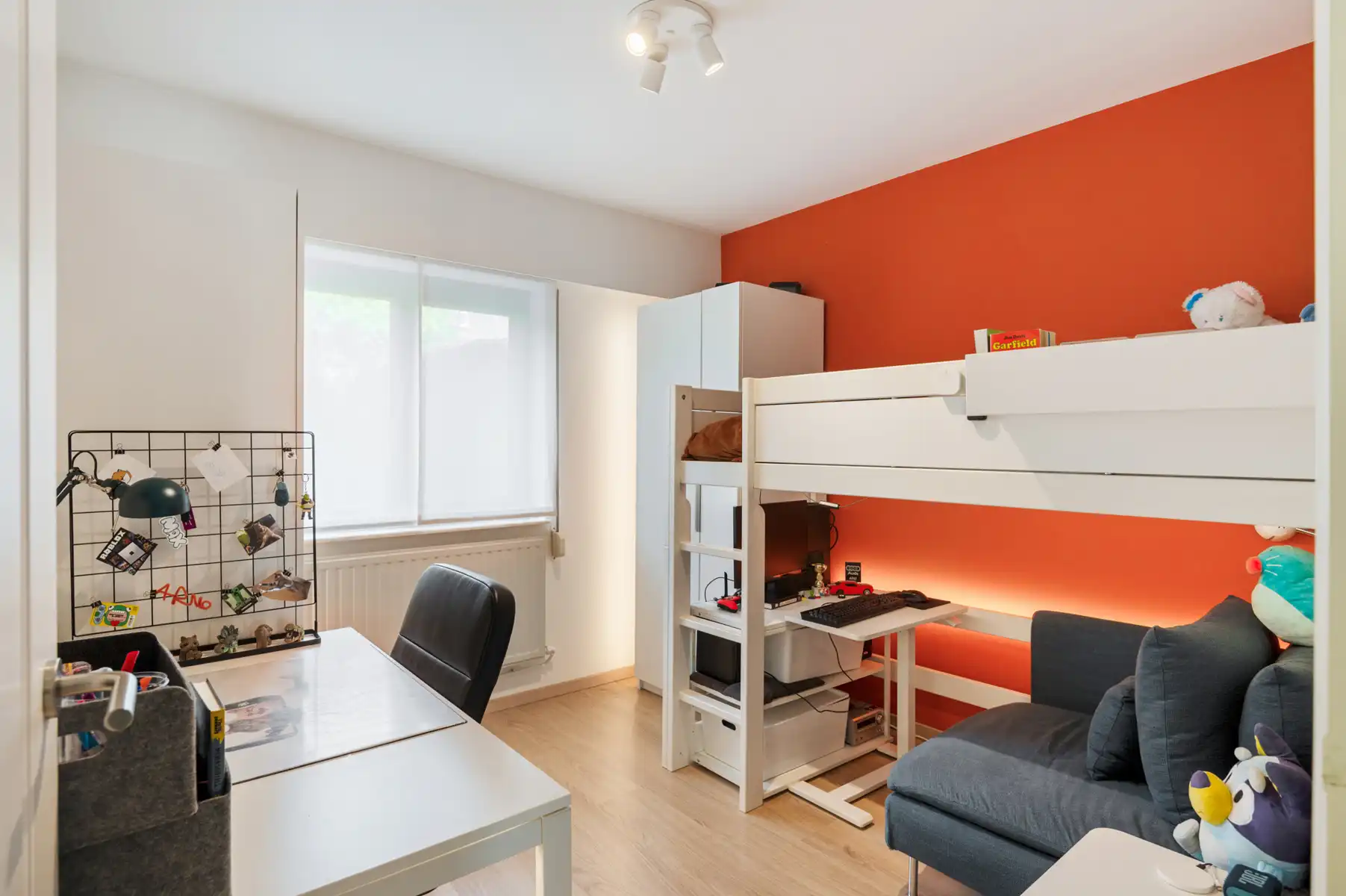Een bel-etage met een verhaal op elke verdieping foto 6
