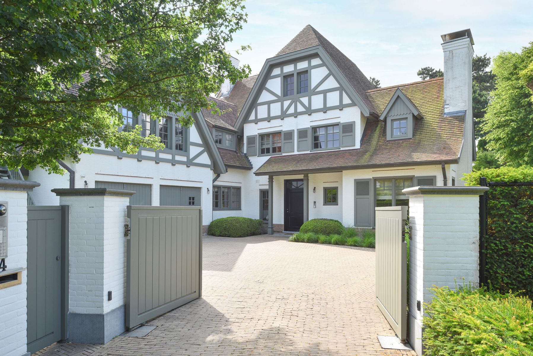 Prachtige villa verscholen in een paadje foto {{pictureIndex}}