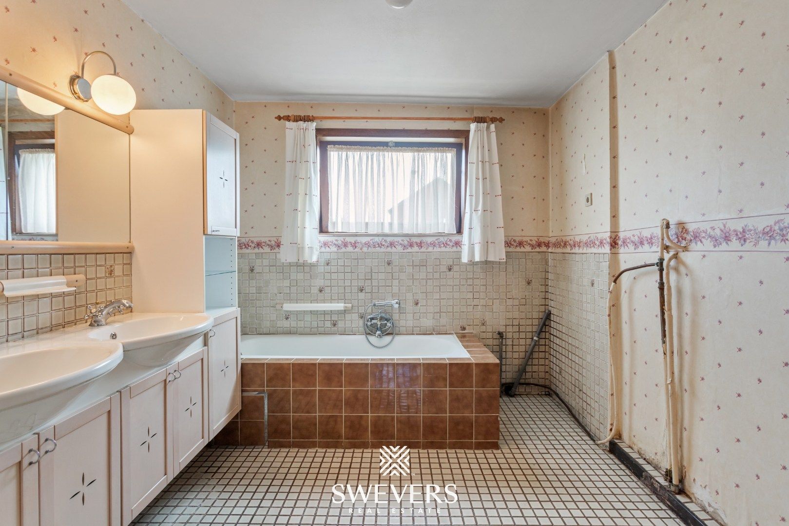 Te renoveren woning met veel potentieel op toplocatie te Diepenbeek foto 25