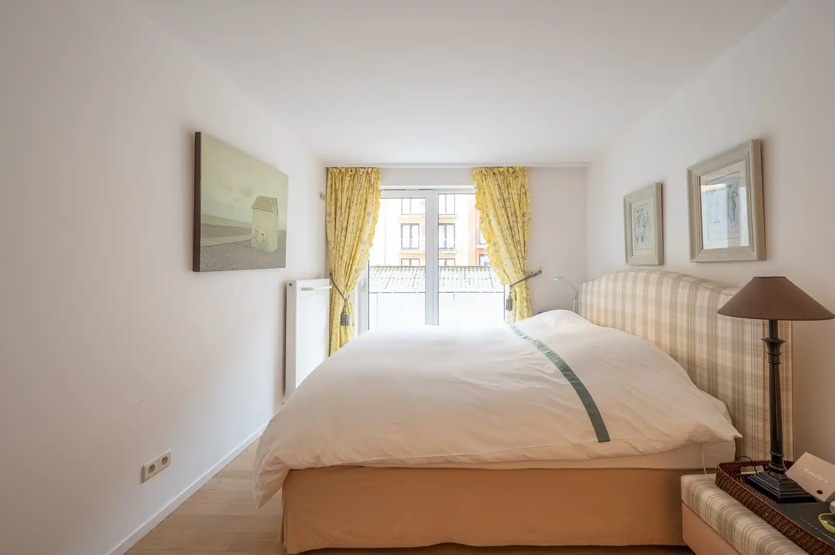 Prachtig appartement met frontaal zeezicht gelegen in hartje het Zoute met 6 meter gevelbreedte. foto 13