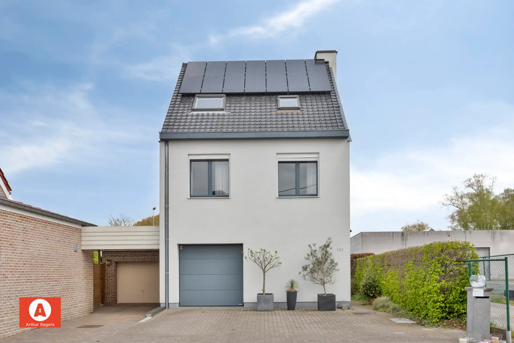 Ruime woning met 5 slpk en prachtige tuin op topligging foto 3