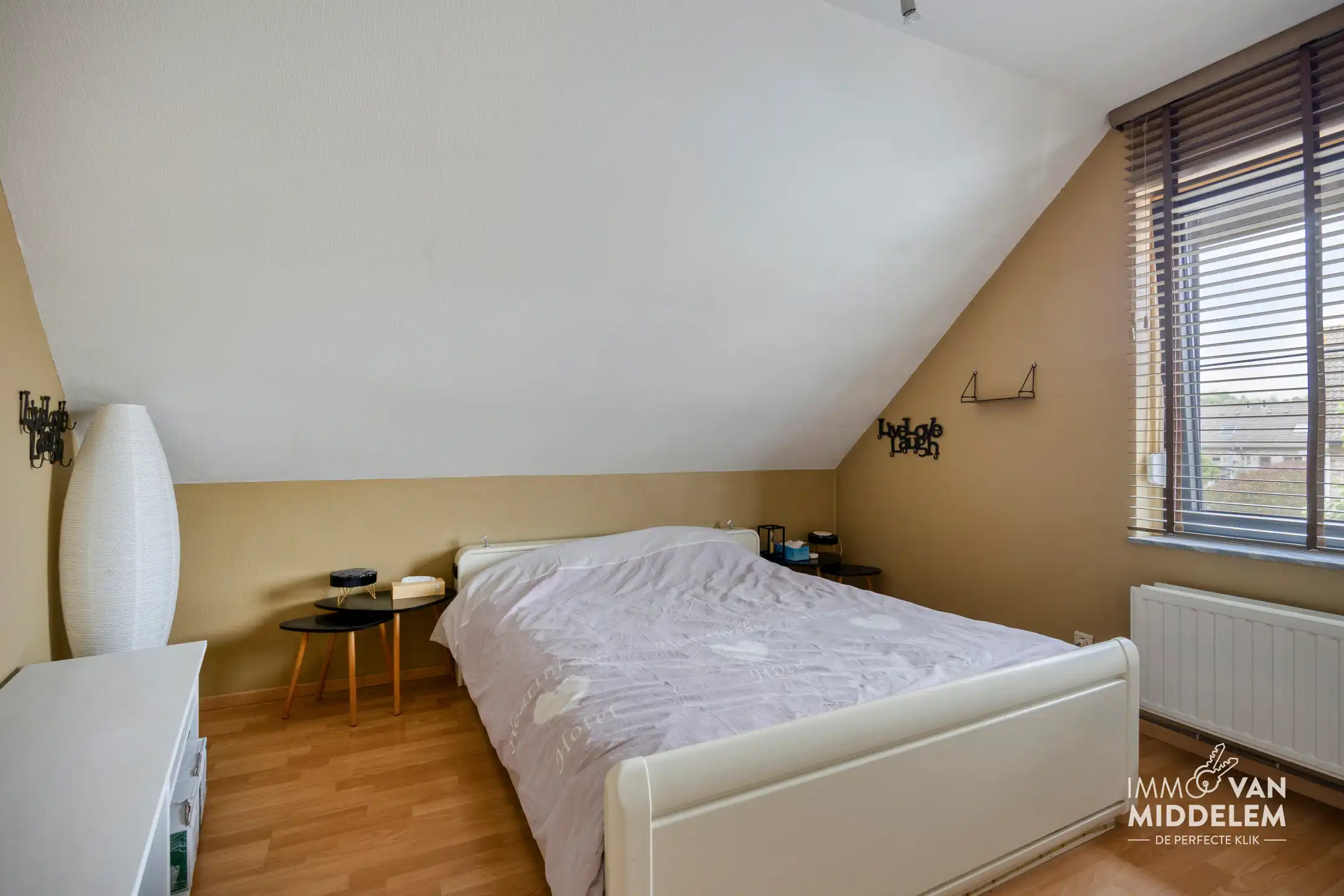 INSTAPKLARE WONING MET 3 KAMERS, ZWEMBAD, GARAGE EN TUIN foto 17