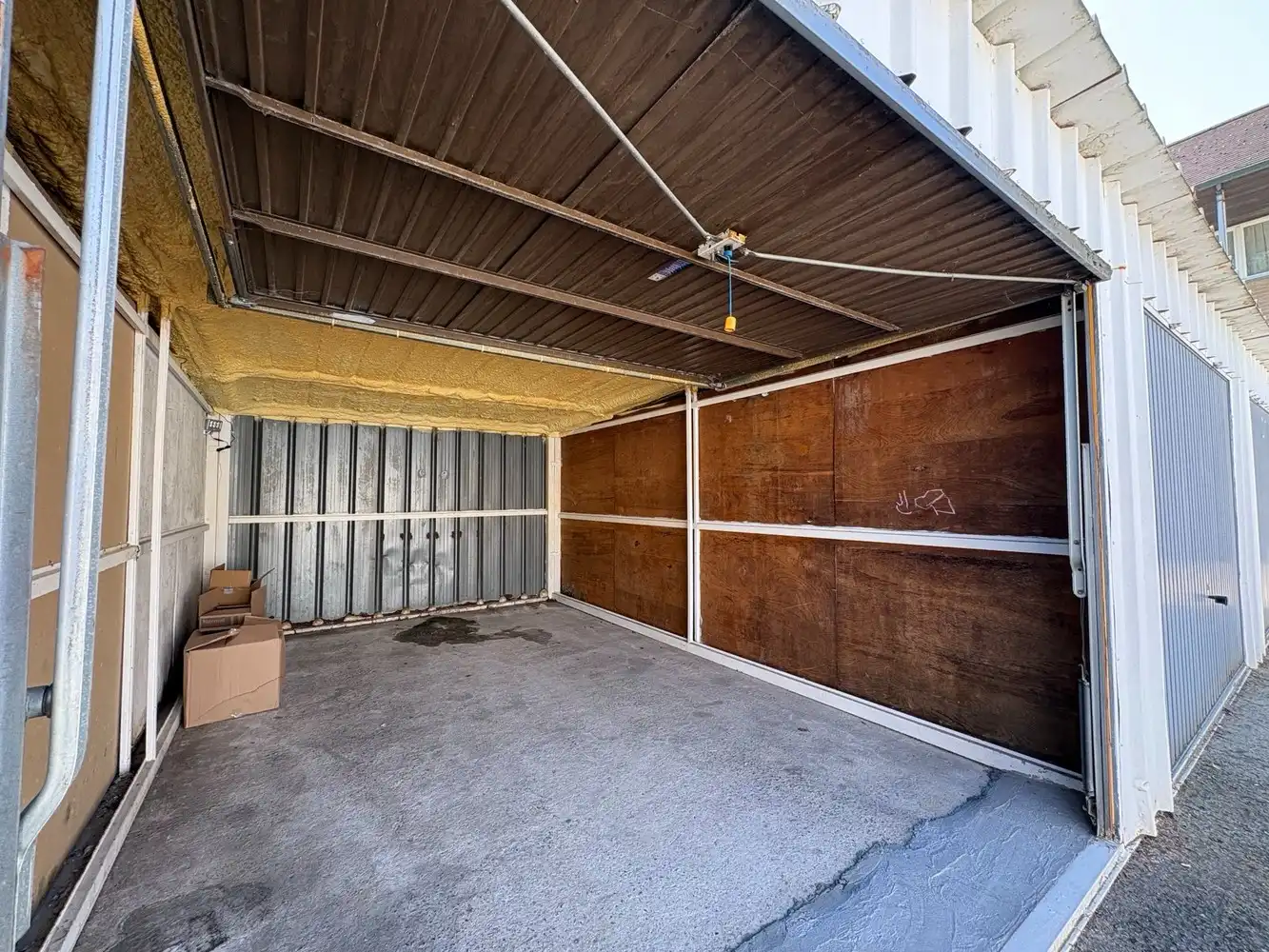 Garagebox in het centrum van Torhout foto {{pictureIndex}}