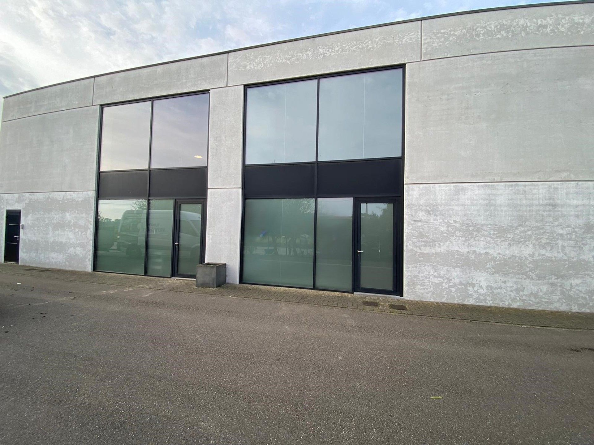 Magazijn te huur foto {{pictureIndex}}