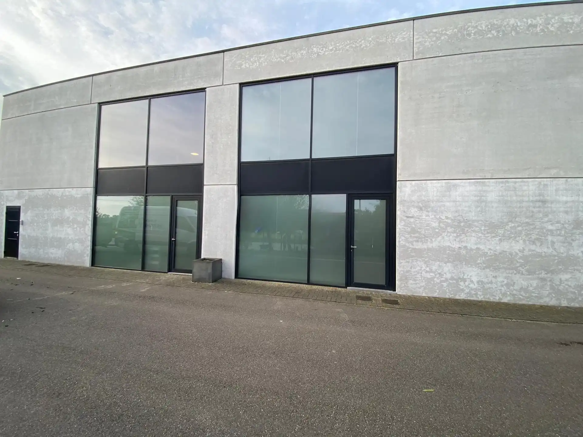 Magazijn te huur foto {{pictureIndex}}