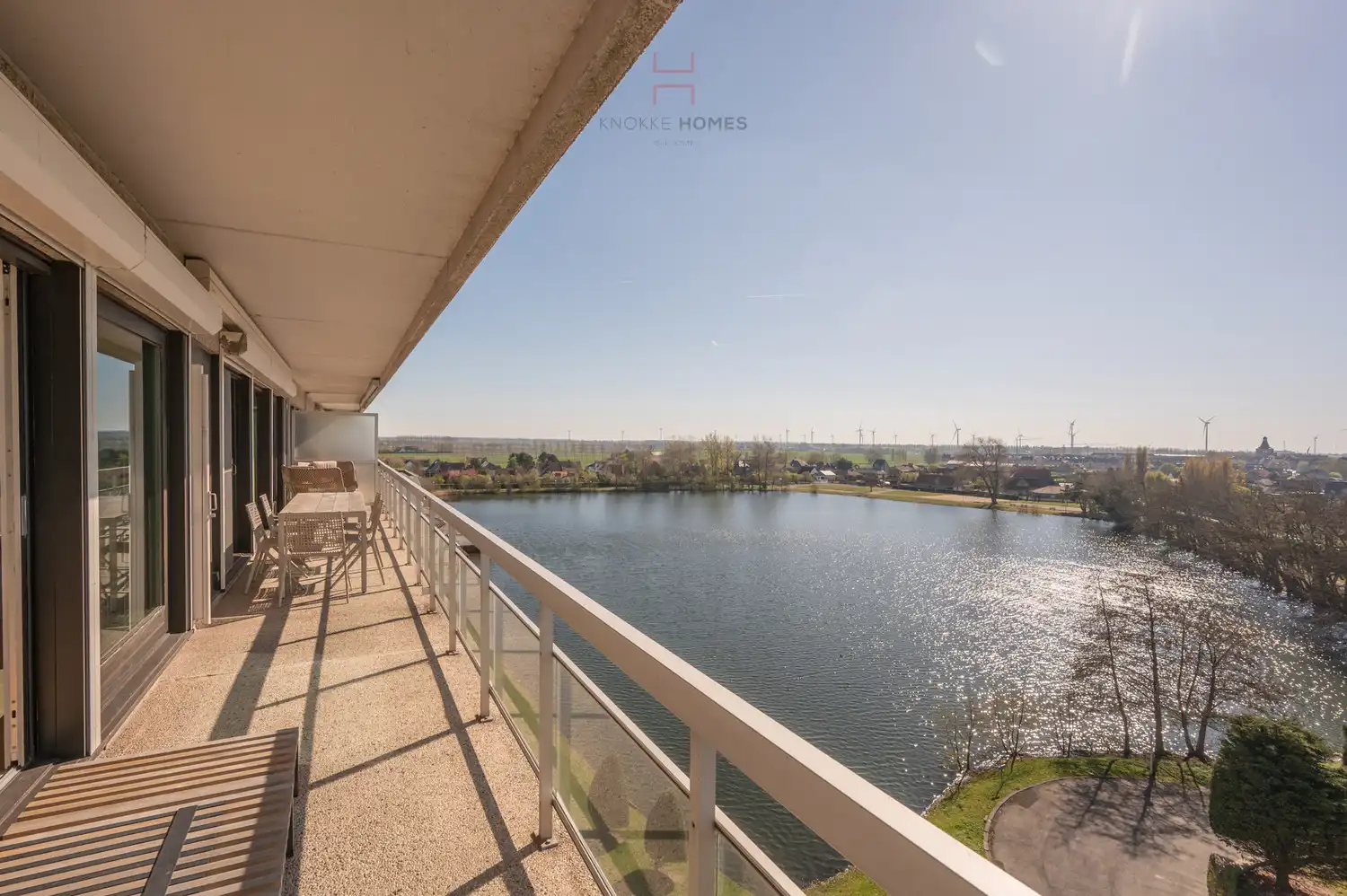 Riant appartement met open zicht over het meer van Duinbergen foto {{pictureIndex}}