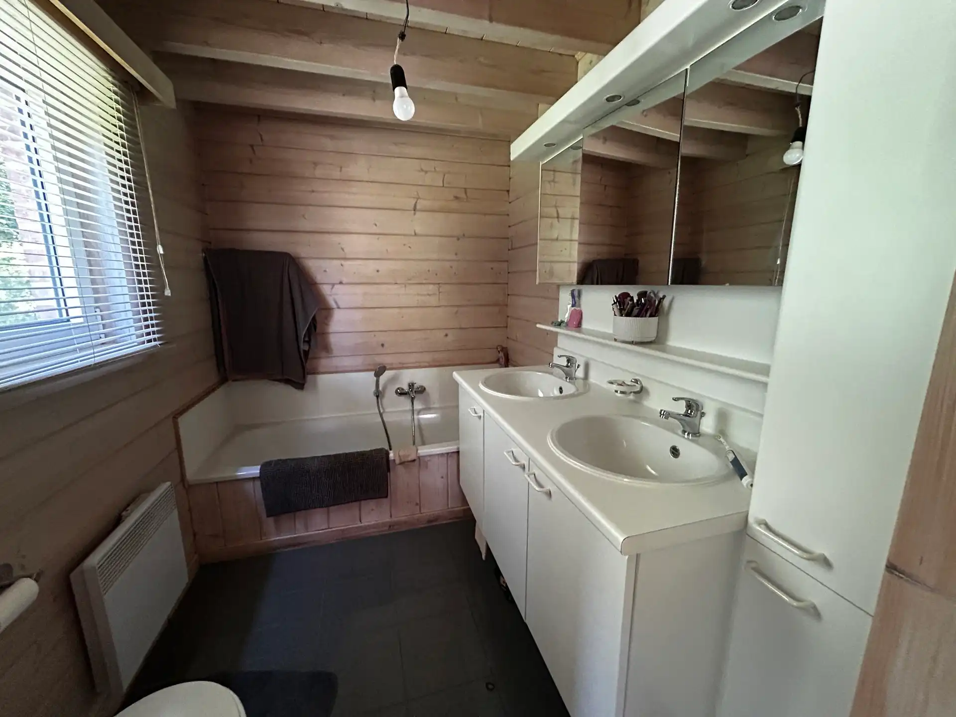 Ruime woning, 4 slpks, 3 badk,  gelegen in parkdomein  foto 14