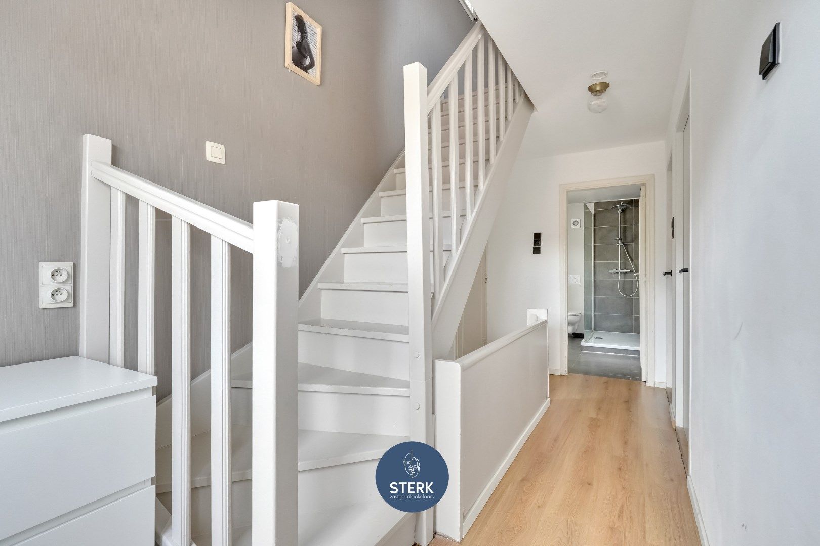 INSTAPKLARE GEZINSWONING OP EEN PERCEEL VAN 688 M² TE LANAKEN !  foto 16