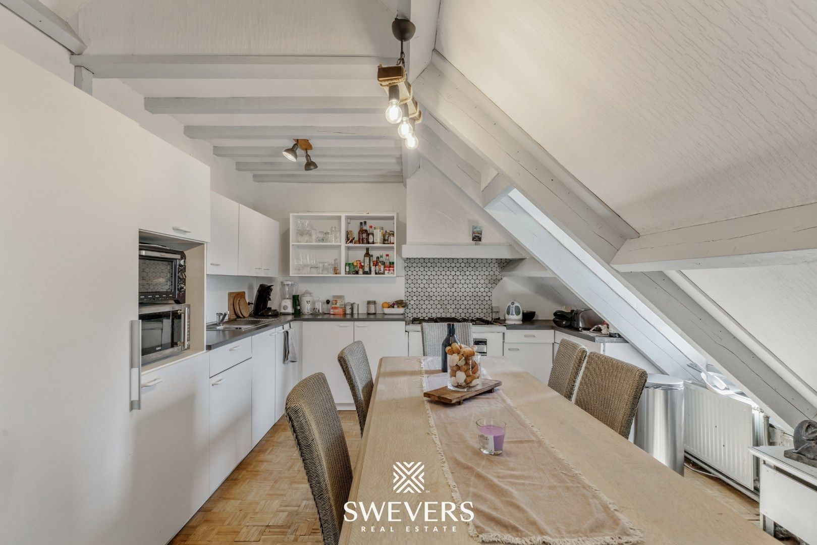 Verrassend riante woning met zes slaapkamers te Heusden-Zolder foto 22