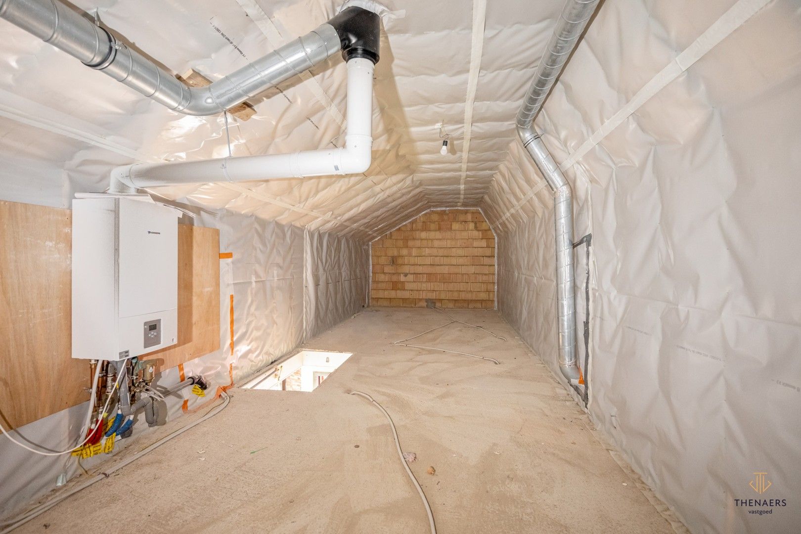 Moderne half‑open bebouwing met 3 slaapkamers op een rustige ligging. foto 17