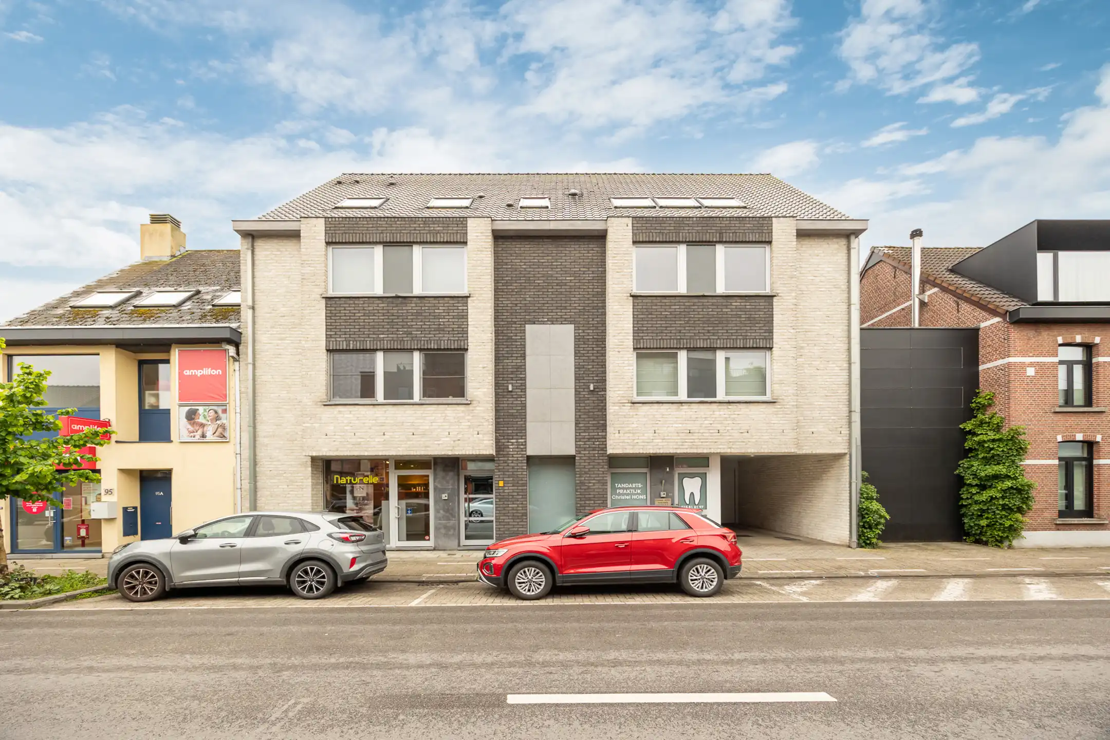 Appartement met terras en garagebox foto {{pictureIndex}}